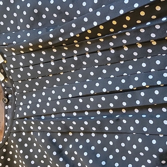 Black and White Polka Dot Sleeveless Shirt - XL - great under your fav blazer! - Picture 4 of 4